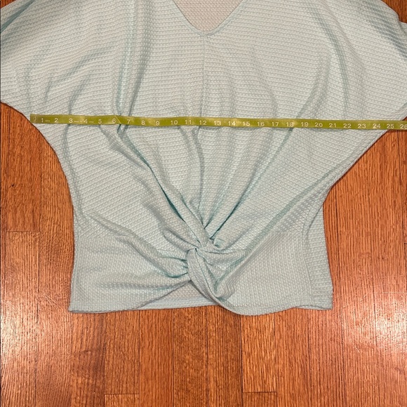 Light Blue Knotted Top Size Large - Picture 5 of 9